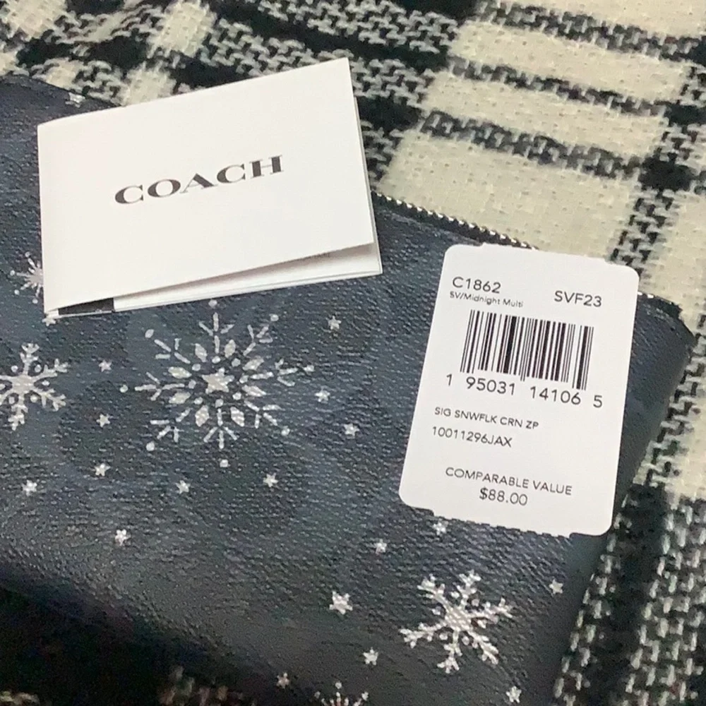 Coach signature corner zip snowflake pattern wallet - Picture 4 of 6